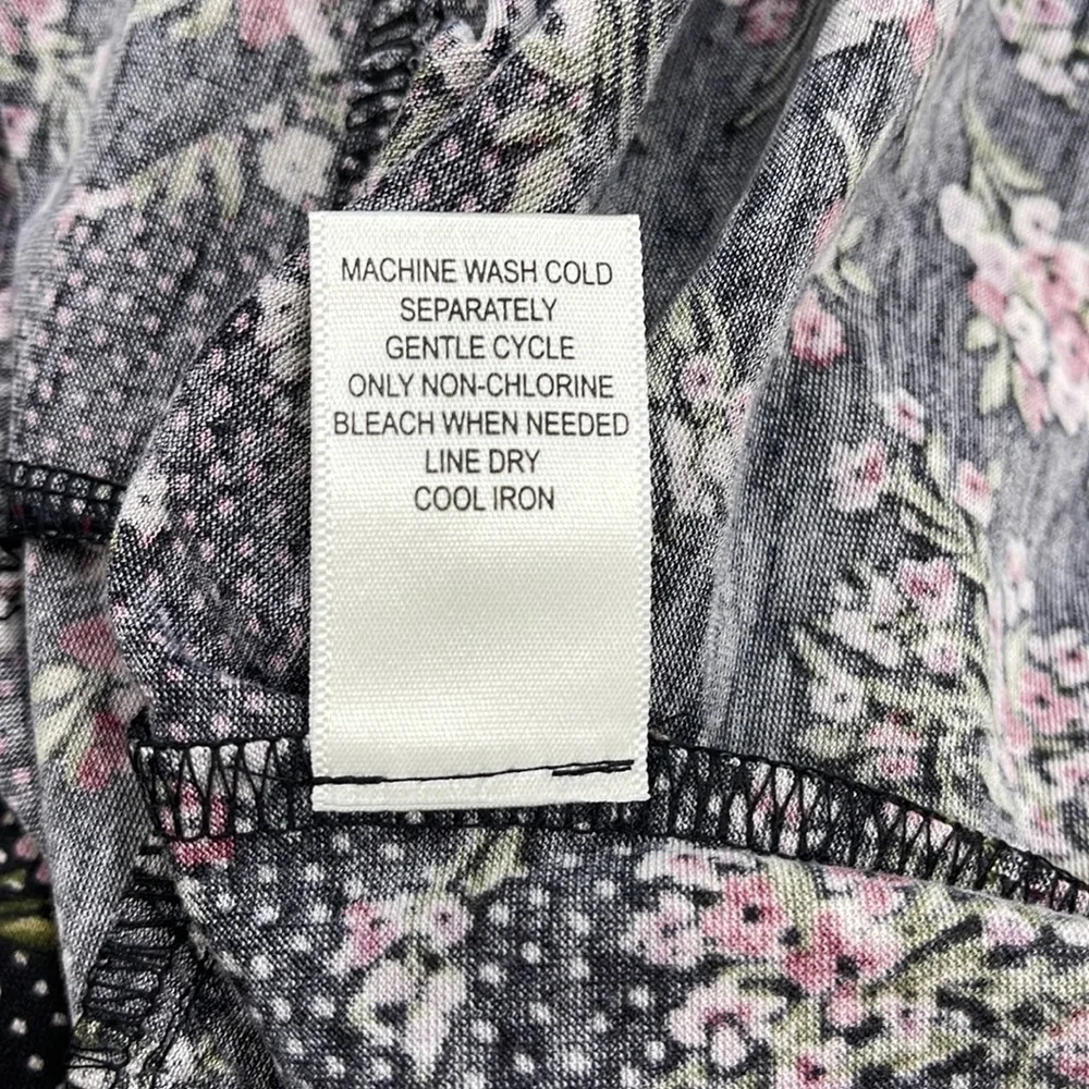 Floral & Ivy NWT Black and Pink Floral Babydoll Top Size Medium - Picture 12 of 12